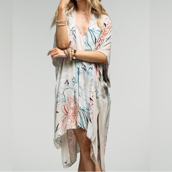 Tranquil floral flower kimono - Picture 1 of 2